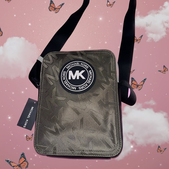 Michael Kors Kent Olive Flight Bag - Picture 2 of 4